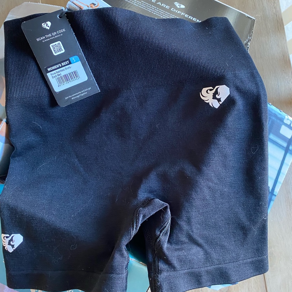 Women’s Best move shorts black marl size small.